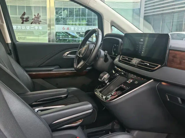 Hongqi HQ9 PHEV — Фото автомобиля 5