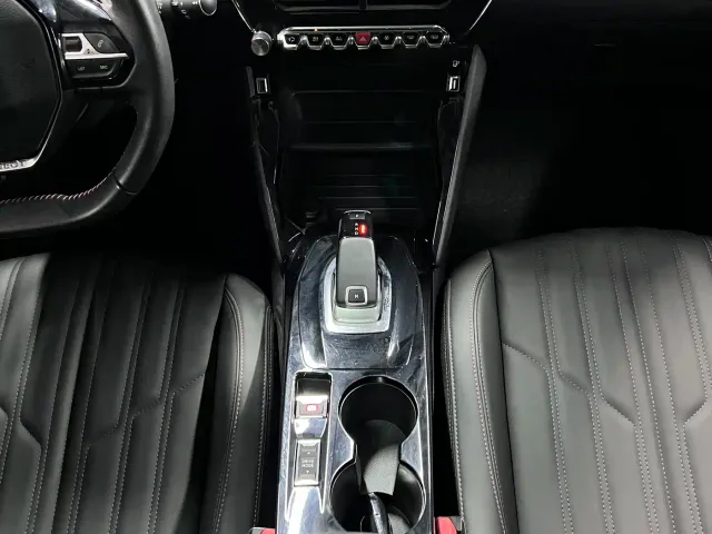 Peugeot 2008 — Фото автомобиля 15