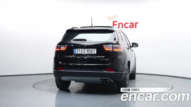 Jeep Compass Compass 2 поколение 2.4 Limited 2WD — Фото автомобиля 4