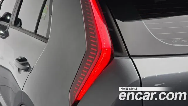 Kia Niro — Фото автомобиля 5