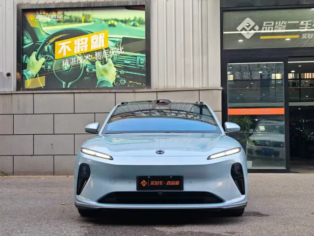 Nio ET5 — Фото автомобиля 5