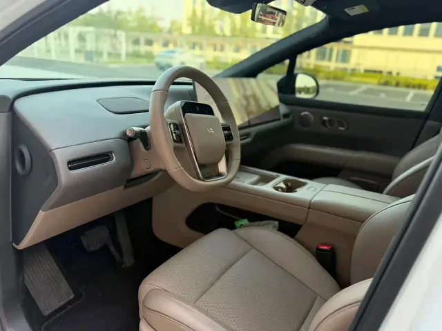 Li Auto i6 — Фото автомобиля 4