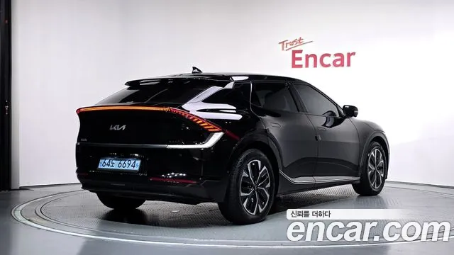 Kia EV6 — Фото автомобиля 2