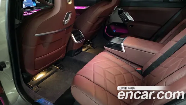 BMW 7 Series G70 — Фото автомобиля 15