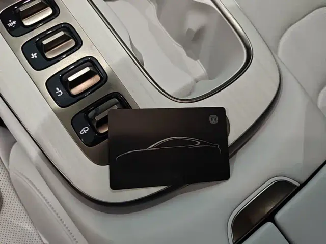 Xiaomi SU7 — Фото автомобиля 8