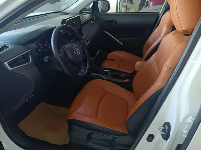 Toyota Corolla Cross — Фото автомобиля 14