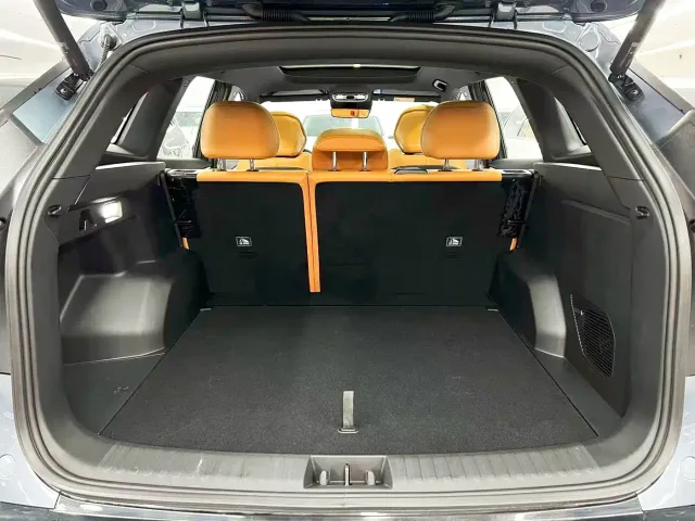 Geely Boyue L — Фото автомобиля 20