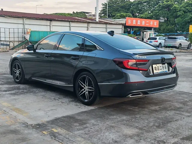 Honda Accord — Фото автомобиля 4