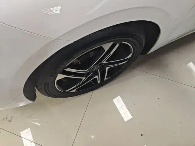 Roewe D7 — Фото автомобиля 22