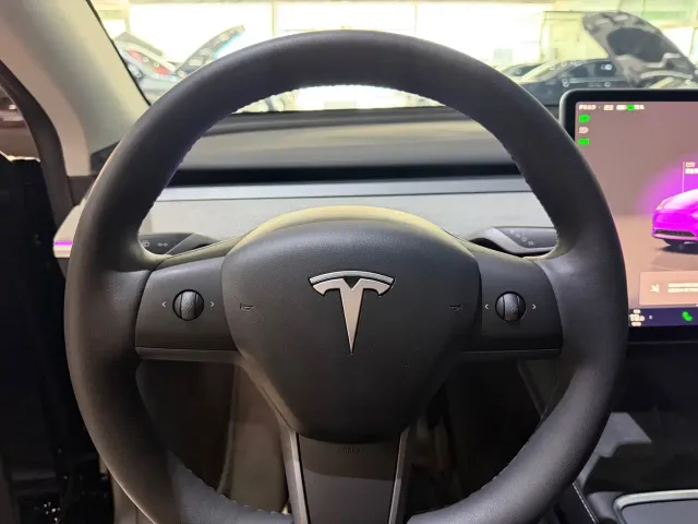 Tesla Model Y — Фото автомобиля 5
