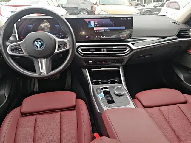 BMW BMW i3 2024 eDrive 40 L Night Sport Package — Фото автомобиля 9