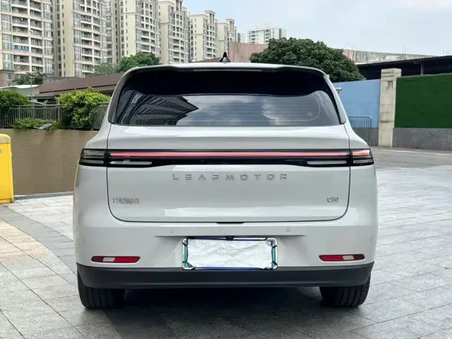 Leapmotor C10 — Фото автомобиля 8