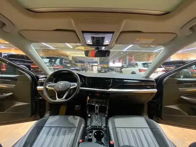 Volkswagen Passat — Фото автомобиля 11