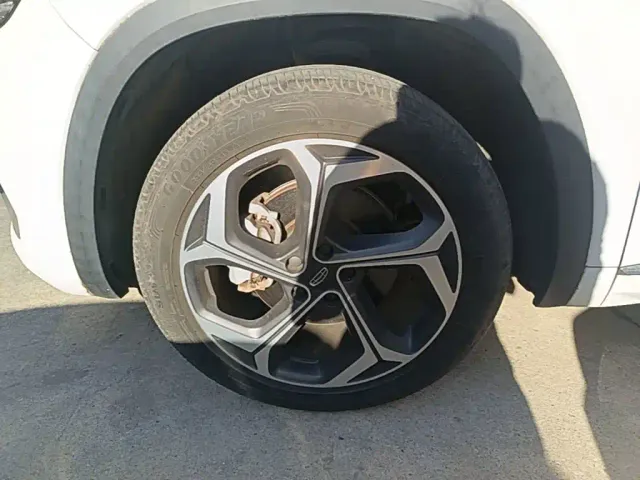 Geely Xingyue L — Фото автомобиля 22