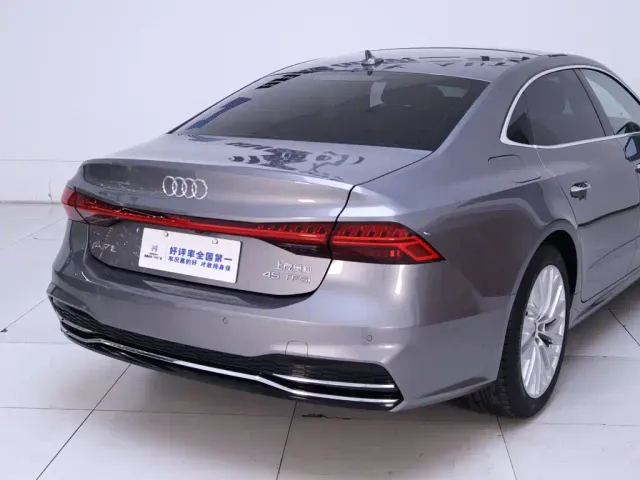 Audi A7L — Фото автомобиля 8