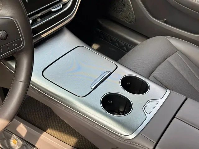 Roewe Rising Auto F7 — Фото автомобиля 19