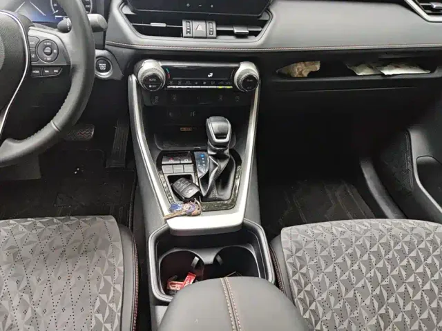 Toyota RAV4 — Фото автомобиля 16