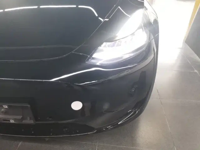 Tesla Model Y — Фото автомобиля 23