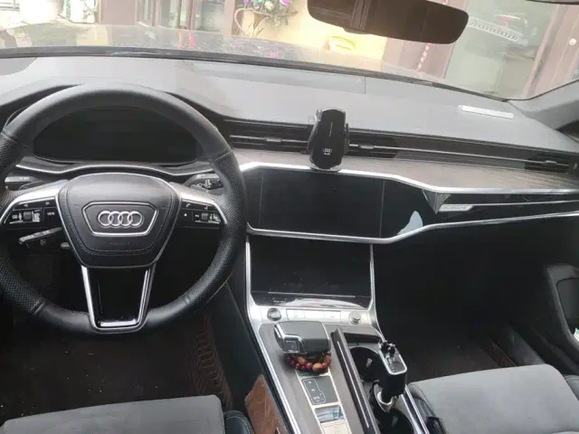 Audi A6L — Фото автомобиля 12