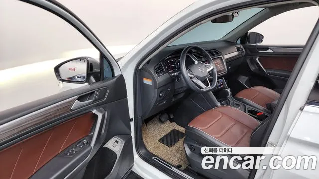 Volkswagen Tiguan — Фото автомобиля 9