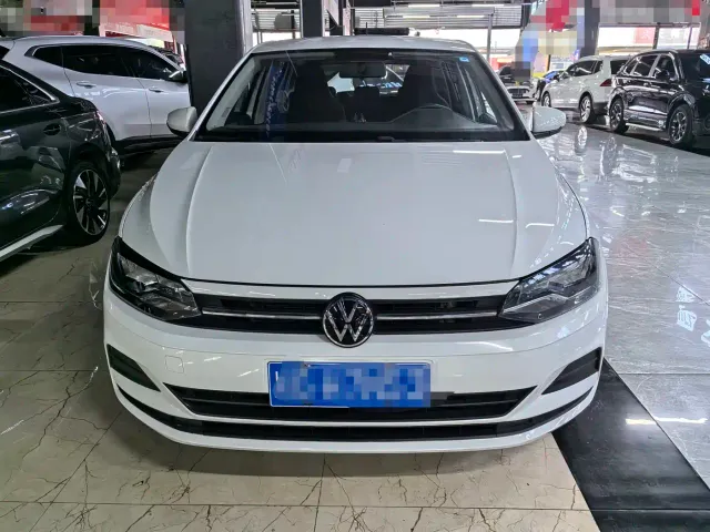 Volkswagen Polo — Фото автомобиля 2