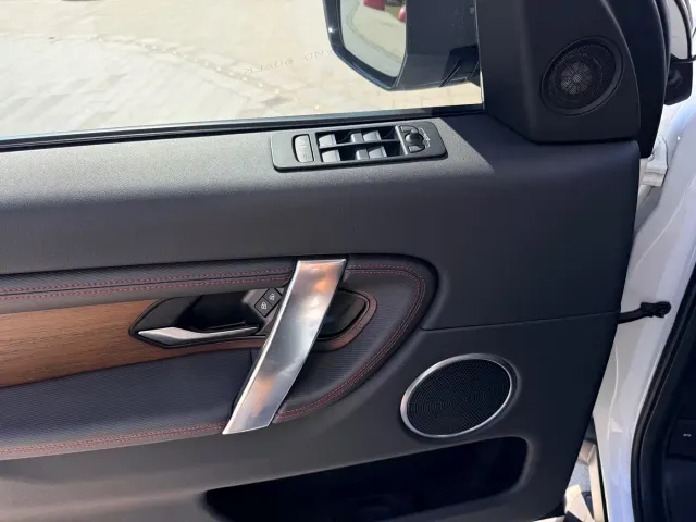 Land Rover Discovery Sport — Фото автомобиля 6