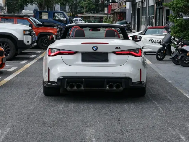 BMW M4 — Фото автомобиля 14
