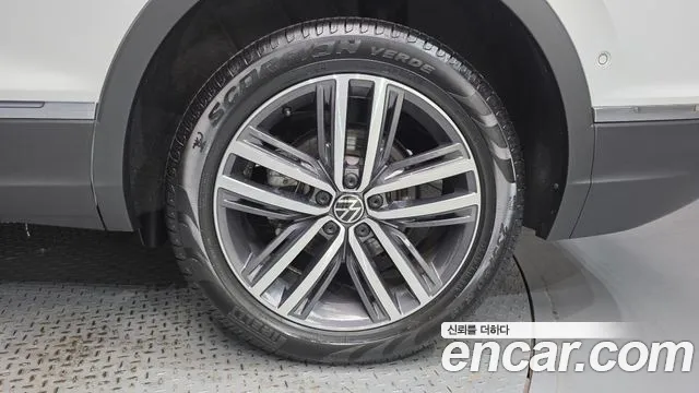 Volkswagen Tiguan — Фото автомобиля 18
