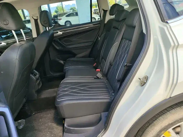 Volkswagen Tiguan L — Фото автомобиля 16