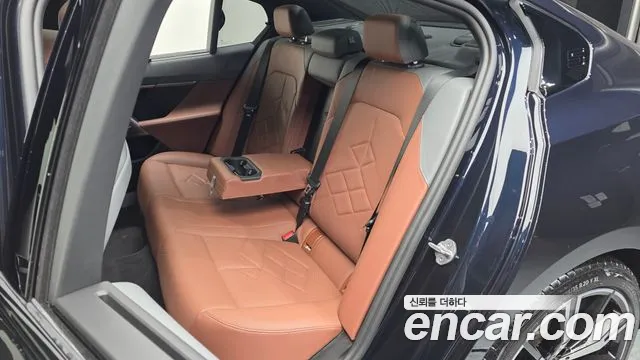 BMW 5-Series 5 серия (G60) 530i xDrive M Sport — Фото автомобиля 11
