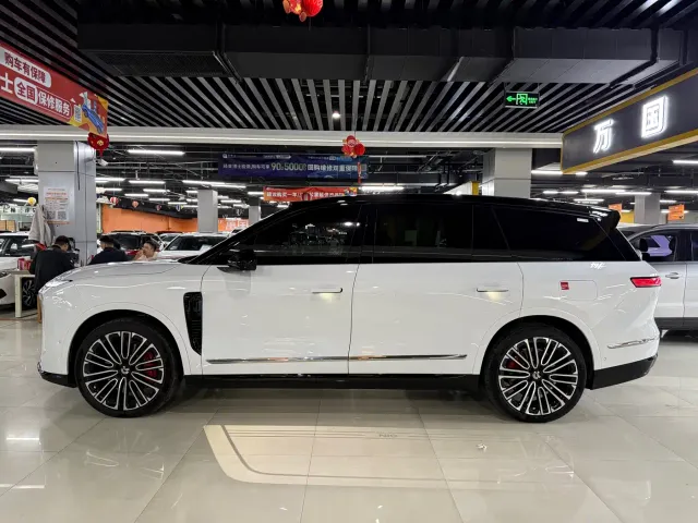 Nio ES8 — Фото автомобиля 3