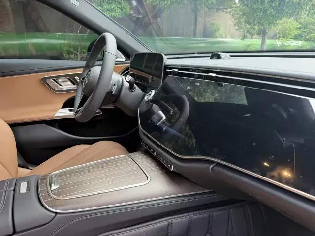 Mercedes-Benz E-Class — Фото автомобиля 9