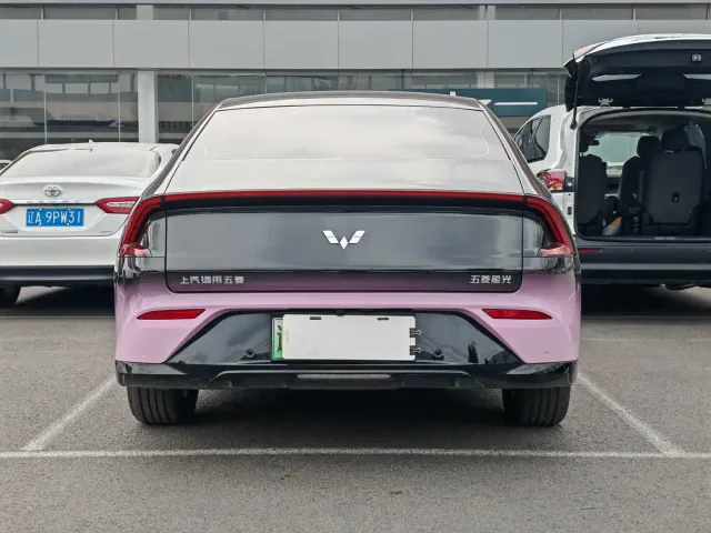 Wuling Starlight — Фото автомобиля 15