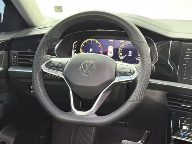 Volkswagen Passat — Фото автомобиля 14