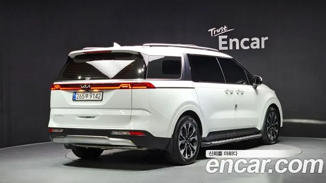 Kia Canival Carnival 4 поколение Бензин 7 мест Signature — Фото автомобиля 2