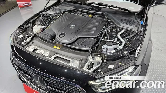 Mercedes-Benz E-Class — Фото автомобиля 2
