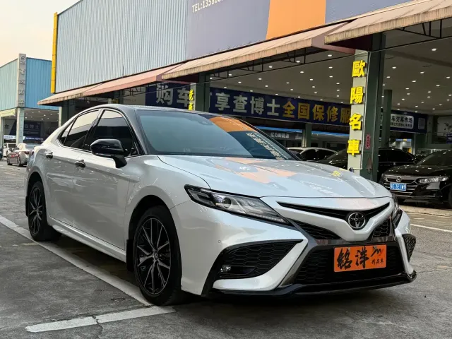 Toyota Camry — Фото автомобиля 3