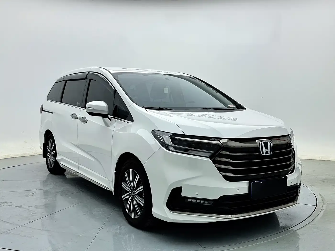 Honda Odyssey 2024 2.0L e:HEV Sharp·Comfort Edition — Фото автомобиля 3