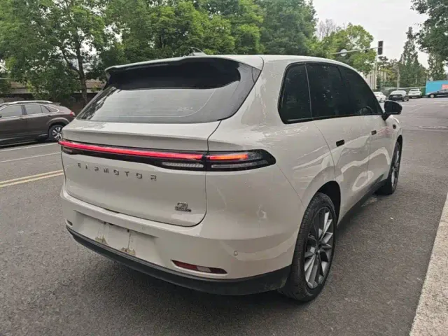 Leapmotor C10 — Фото автомобиля 6