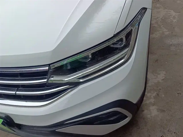 Volkswagen Tiguan L — Фото автомобиля 17