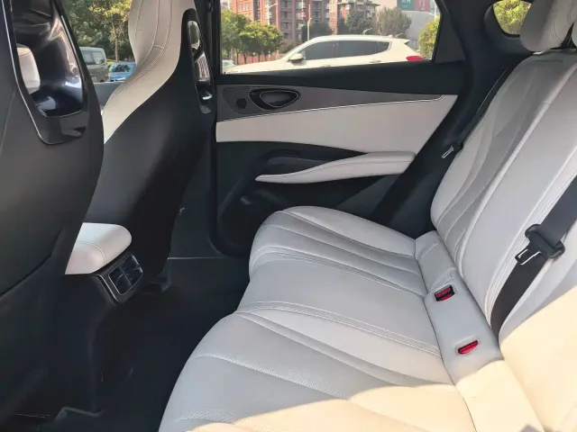 BYD Seal 06 — Фото автомобиля 10