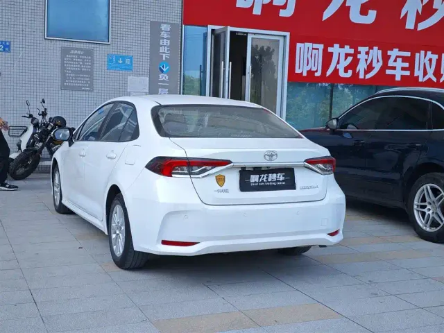 Toyota Corolla — Фото автомобиля 7
