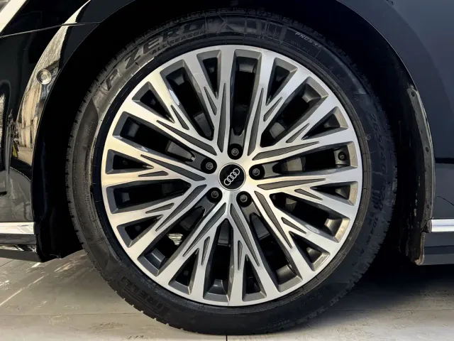 Audi A8 — Фото автомобиля 11