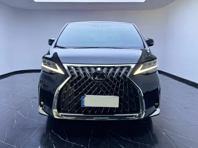 Lexus LM — Фото автомобиля 2