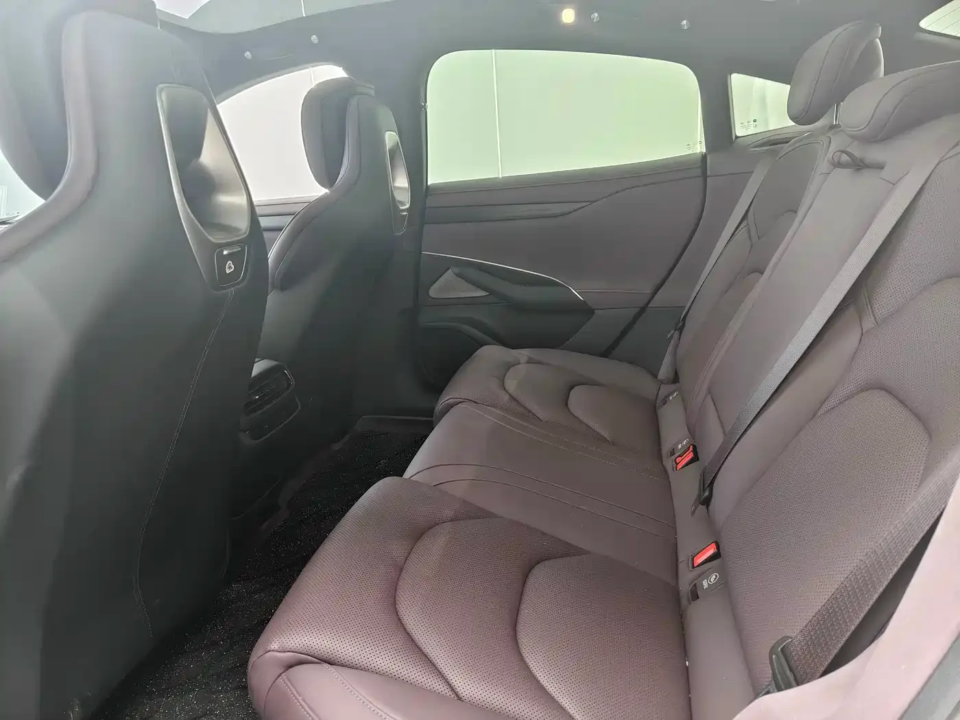 Xiaomi Auto Xiaomi SU7 2026 Standard Edition — Фото автомобиля 9