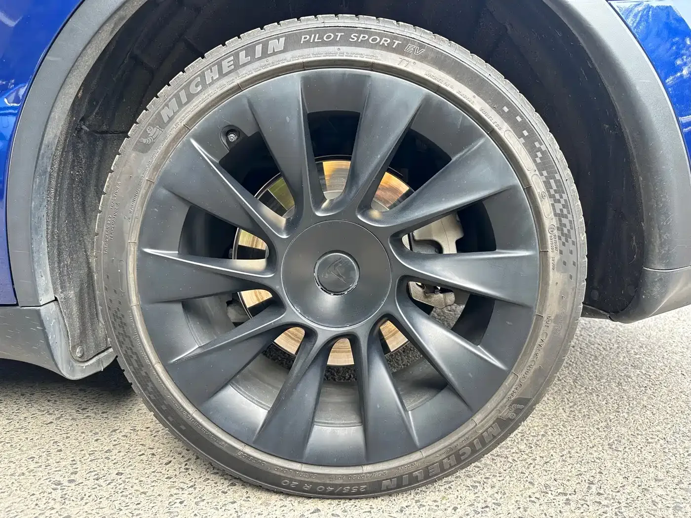 Tesla Model Y 2022 Facelift Long Range All-Wheel Drive Version — Фото автомобиля 23