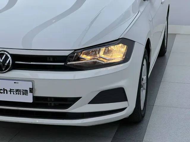 Volkswagen Polo — Фото автомобиля 7