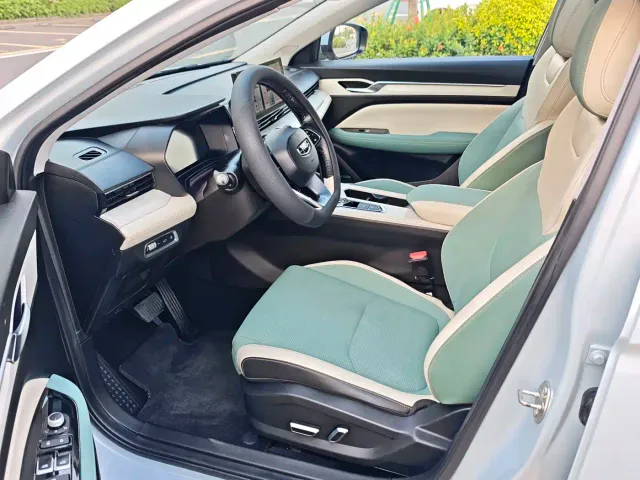 Geely Emgrand L — Фото автомобиля 12