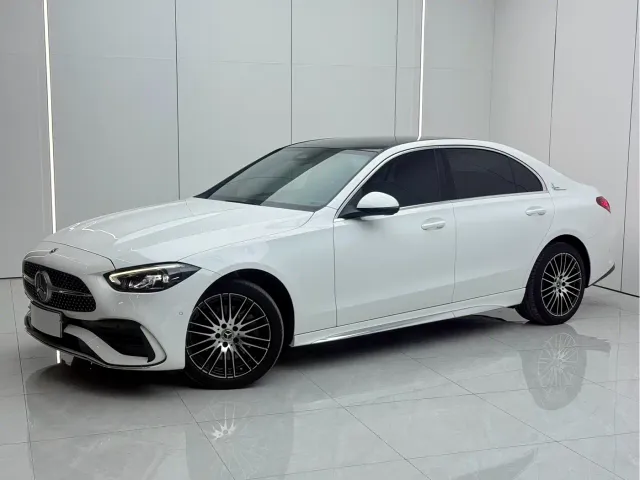Фотография автомобиля — Mercedes-Benz C-Class
