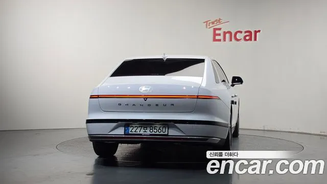 Hyundai Grandeur GN7 — Фото автомобиля 4